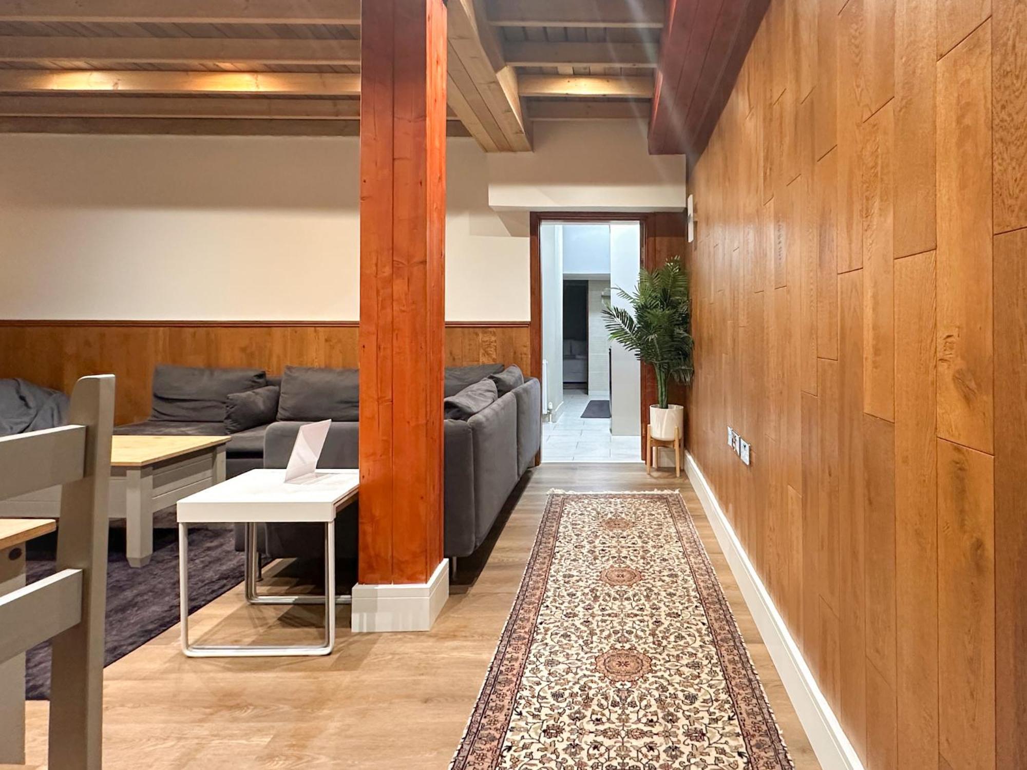 Spacious 2 Bedroom Flat Near Hyde Park By Beiroom Apartment